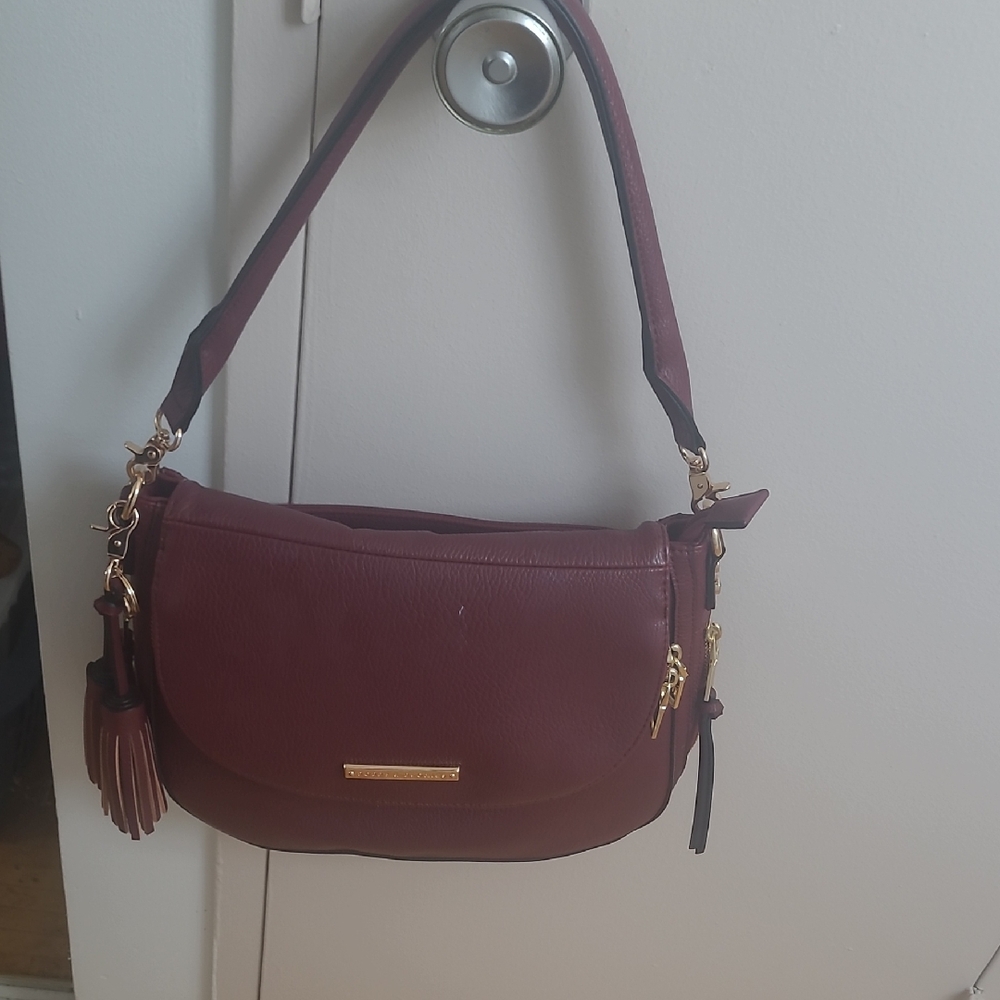 Elegant Burgundy Shoulder Bag.